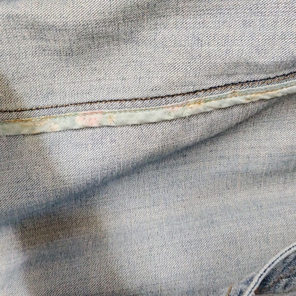 💙Twentyone 21 Cropped Distressed Jean Jacket 🧥 - Picture 9 of 9